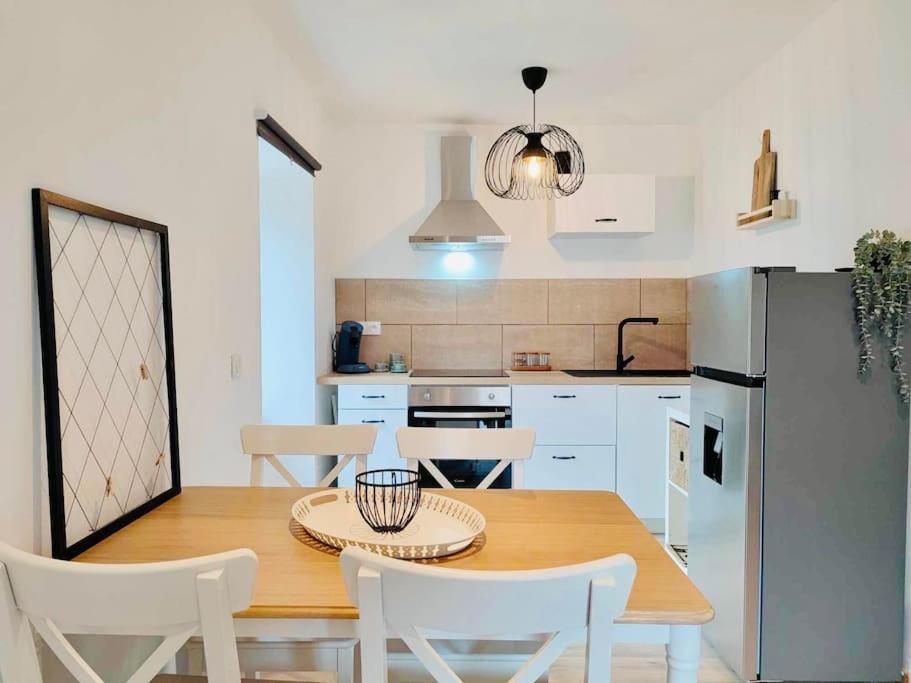 Le Rendez Vous - Parking Gratuit Apartment Carcassonne Luaran gambar